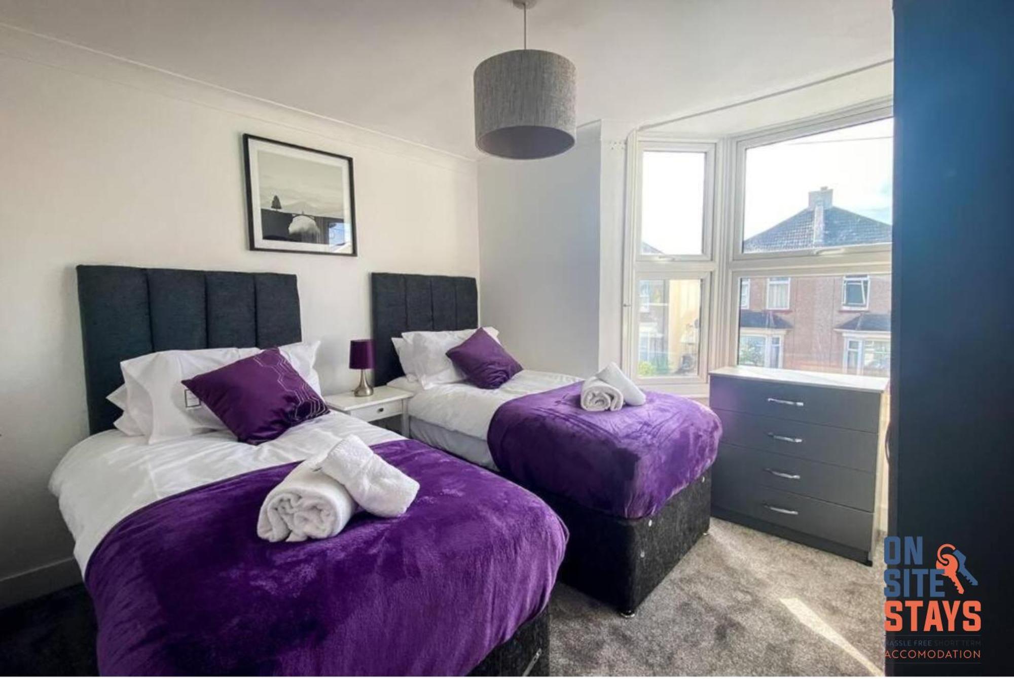 Onsitestays - Contractor Friendly Retreat, 2-br Terrace House Near A2 Holiday home
